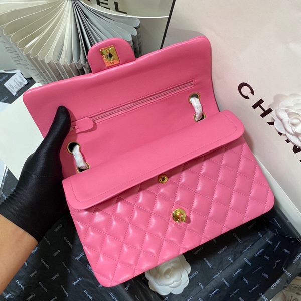 シャネルバッグレプリカ着用イメージ
